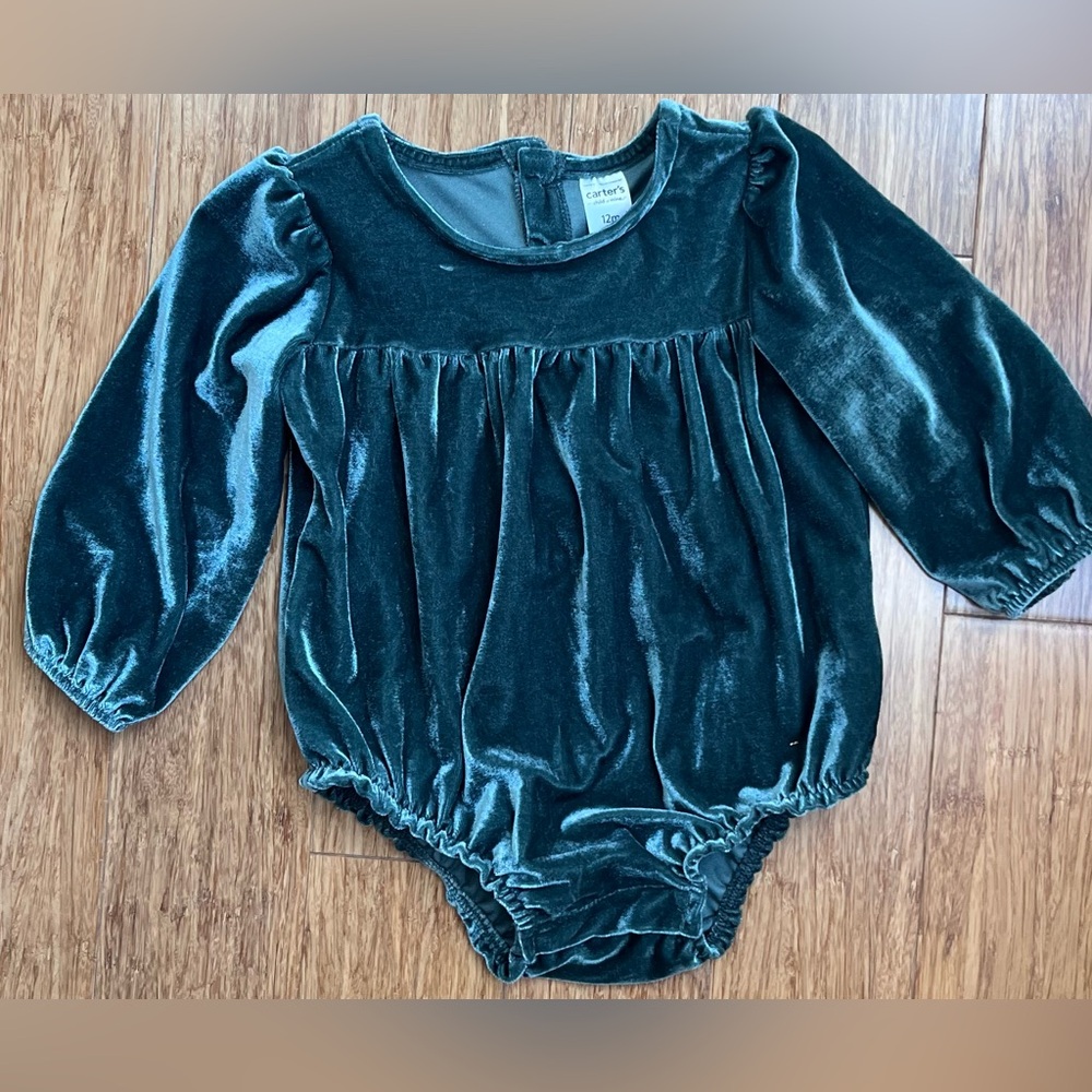 Carter's Just One You Baby Girls' Romper Green Velvet size 12m Christmas. 1421